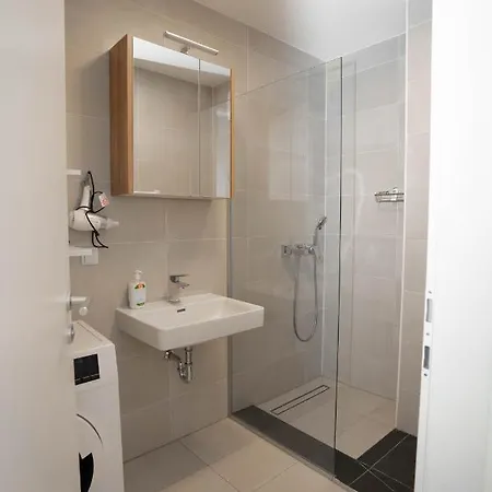Modern Apartment With Tiny Garden Near City Center Wien Exterior foto