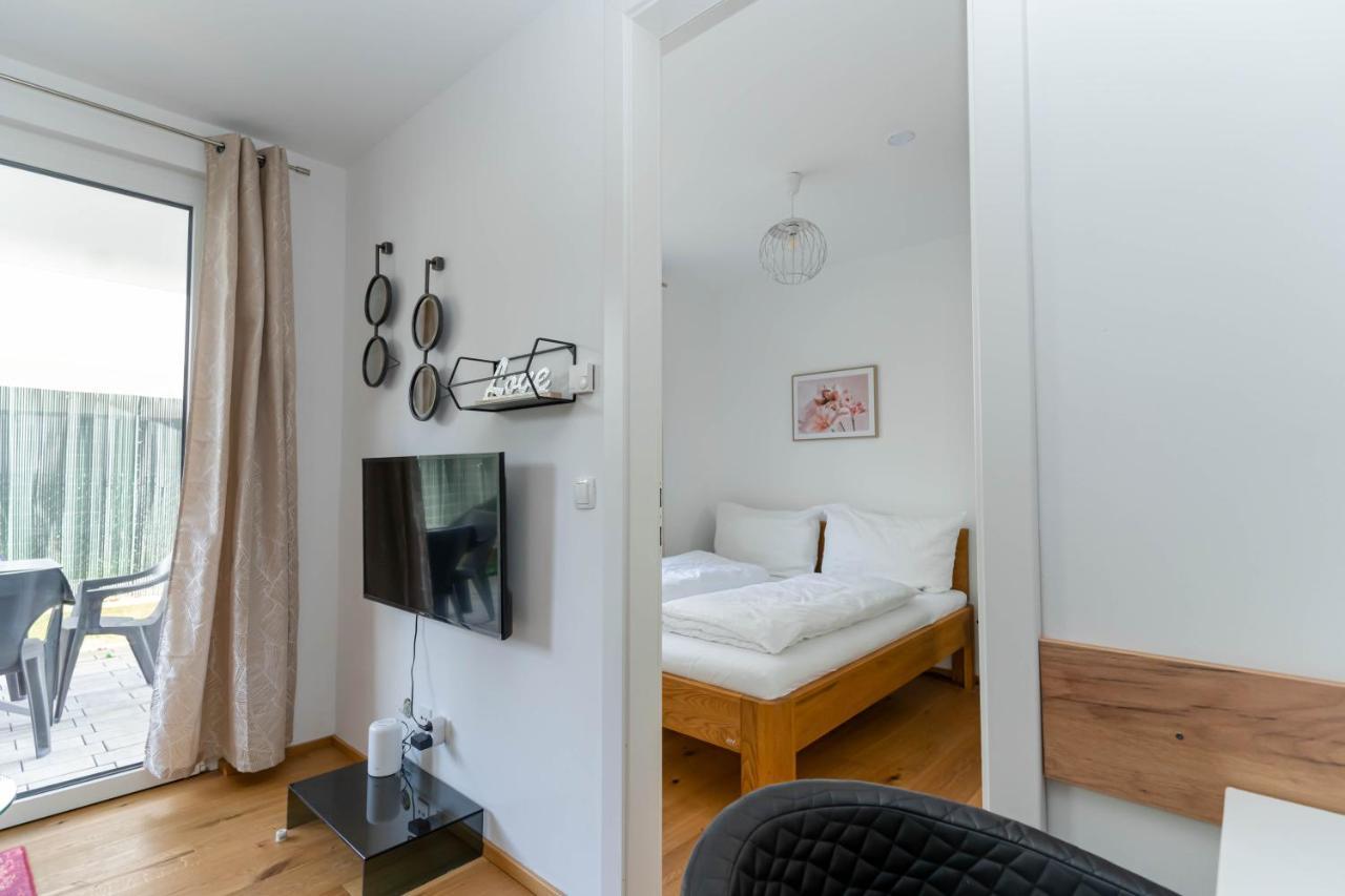 Modern With Tiny Garden Near Center * Wien