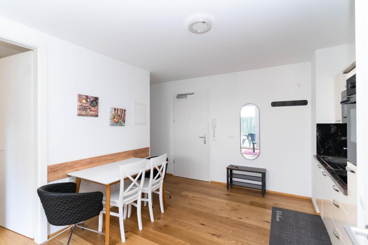 Modern With Tiny Garden Near Center * Wien