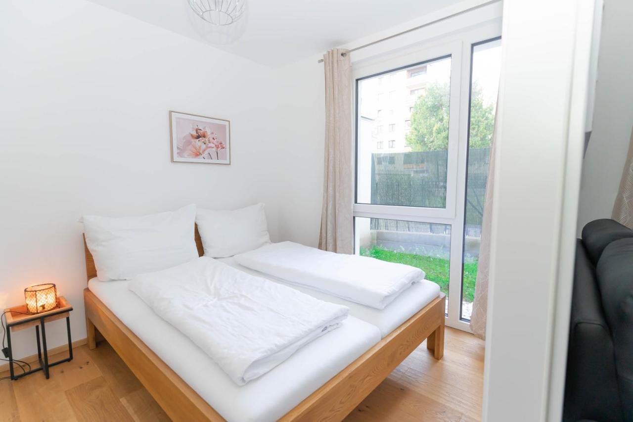 Modern With Tiny Garden Near Center Apartment Wien