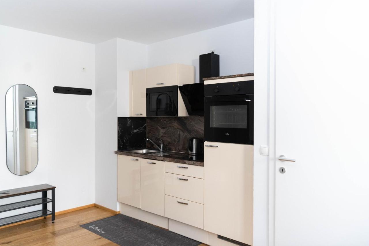 Modern With Tiny Garden Near Center * Wien